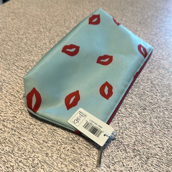 Kate Spade X Clinque Red Lips Beauty Bag NWT - Picture 3 of 5
